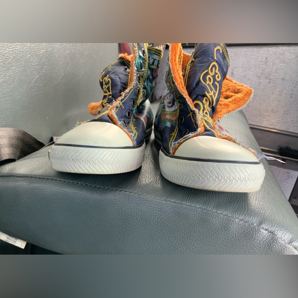 SOLD. ED HARDY HI TOP SNEAKERS. Laceless. - Picture 4 of 6